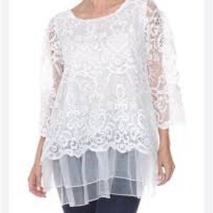 Simply Couture Winter White Elegant Embroidered Lace 3X P2P: 25.5” Length: 32”